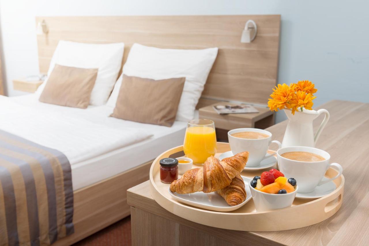 Double or Twin Room with Balcony